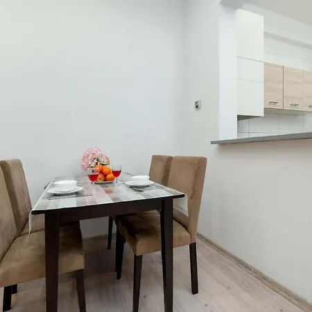 Nowomiejska Spacious Near Plac Wolnosci In By Renters 아파트 *