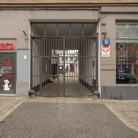 Nowomiejska Spacious Near Plac Wolności In By Renters *