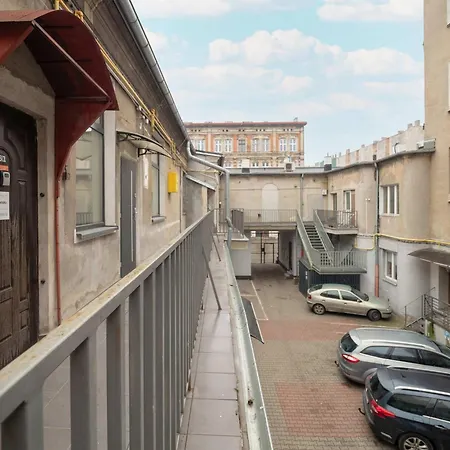 Nowomiejska Spacious Near Plac Wolnosci In By Renters *