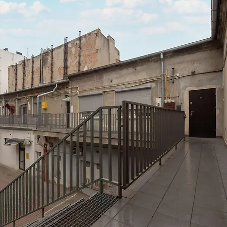 Nowomiejska Spacious Near Plac Wolności In By Renters * Łódź