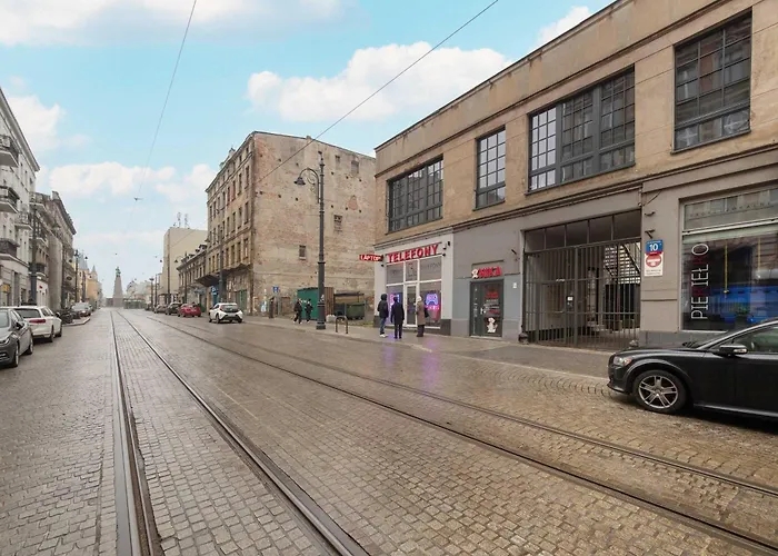 Appartement Nowomiejska Spacious Near Plac Wolnosci In By Renters Łódź