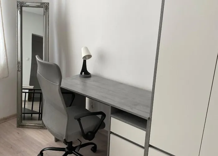 Nowomiejska Spacious Near Plac Wolnosci In By Renters *